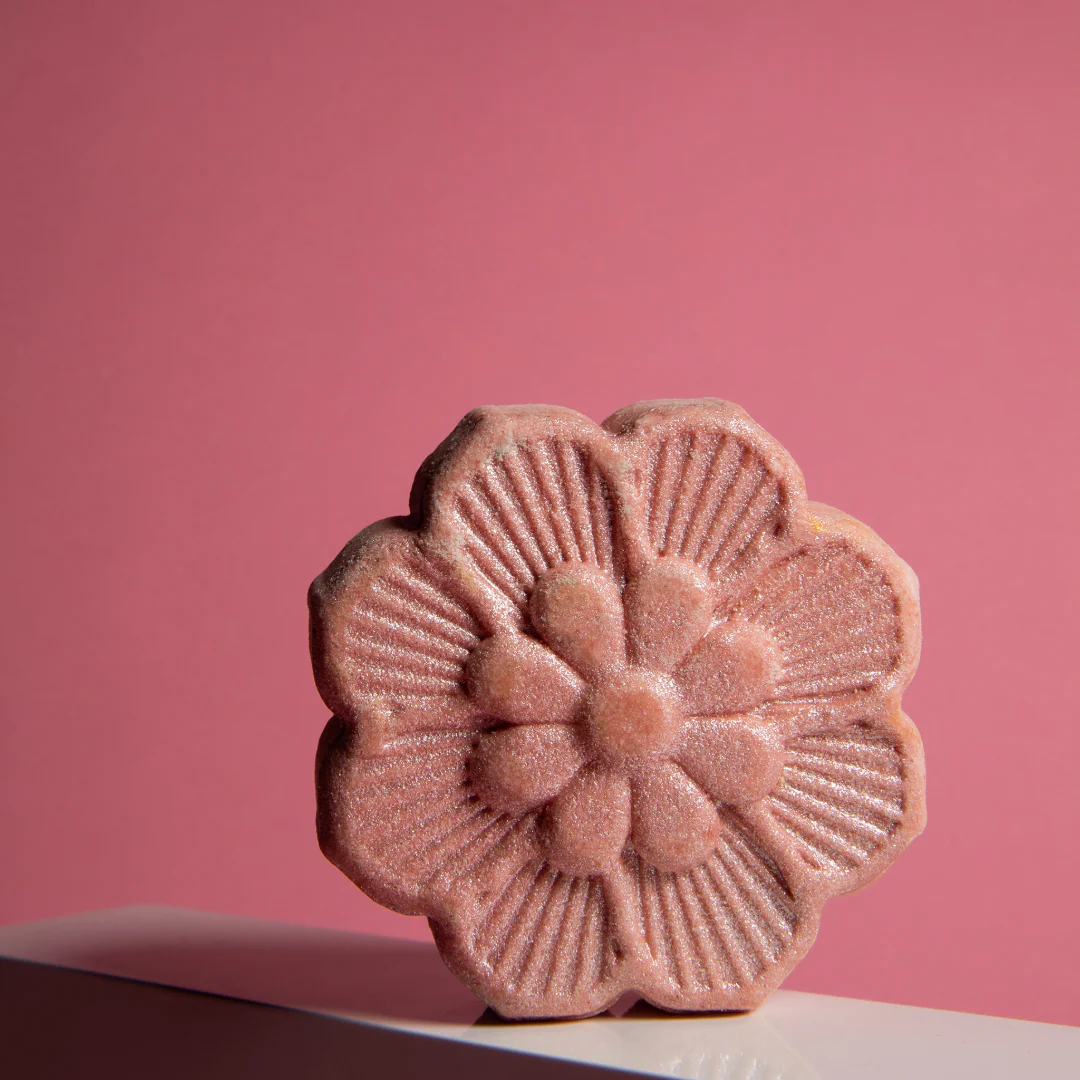 White Blossom & Fig Bath Bomb - Image 4